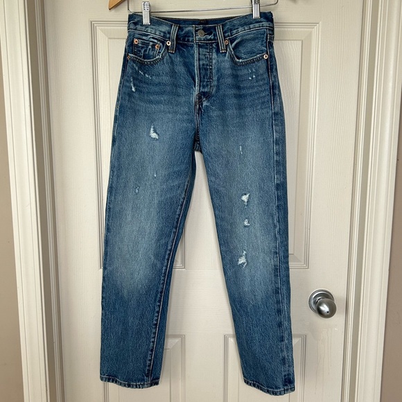 Levi’s Wedgie Straight Jeans - Picture 2 of 10